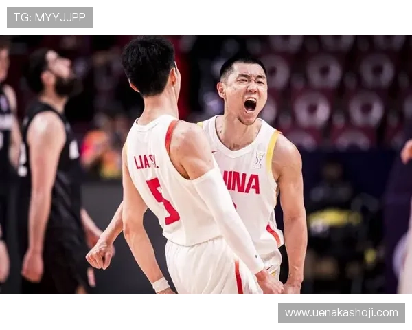 中国男篮迎战美国队生死战，八一篮球传奇再度回归赛场助力团队