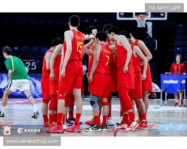 中国男篮逆转战胜韩国队，晋级亚锦赛四强，展现强大团队实力