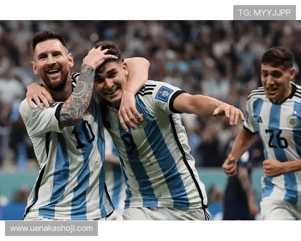 梅西回归阿根廷国家队备战世界杯预选赛球迷热烈欢迎新赛季表现抢眼