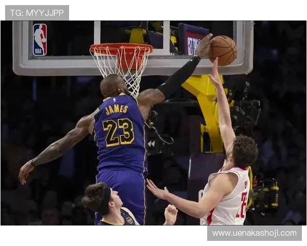 詹姆斯复出助湖人击败勇士 关键时刻表现堪称完美